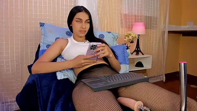 ManuelaEvans  online show from 04-17-26, 02:25