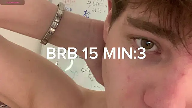 Snapshot of andyyzzz chatting on 01-11-26, 12:48 andyyzzz online show from 01-11-26, 12:48