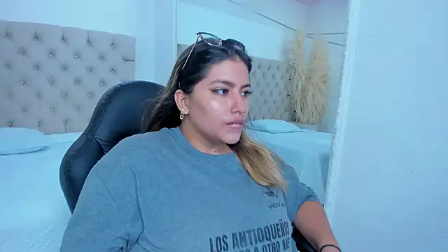 Snapshot of AmbarBrownn_ chatting on 01-10-26, 09:52 AmbarBrownn online show from 01-10-26, 09:52