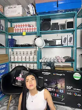 Snapshot of Emilyy05_ chatting on 06-05-26, 03:24 Emilyy05 online show from 06-05-26, 03:24