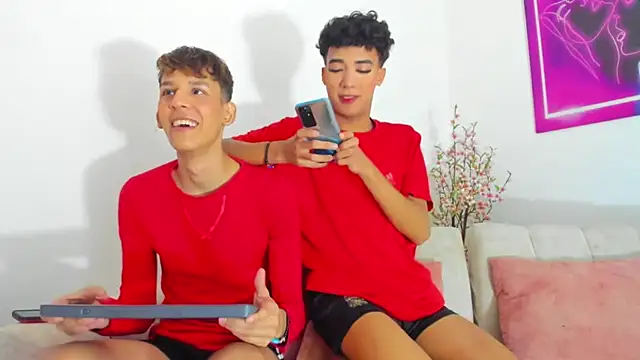 Snapshot of Pleasure_boys_hot chatting on 12-20-25, 09:22 Pleasure boys hot online show from 12-20-25, 09:22