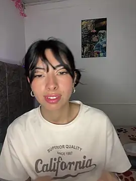 junorise23 online show from 02-17-26, 04:31