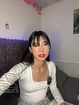 Snapshot of junorise23 chatting on 07-18-26, 04:49 junorise23 online show from 07-18-26, 04:49