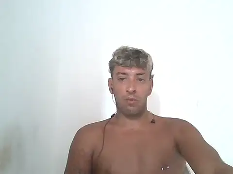 Snapshot of alpalo420 chatting on 01-12-26, 12:32 alpalo420 online show from 01-12-26, 12:32