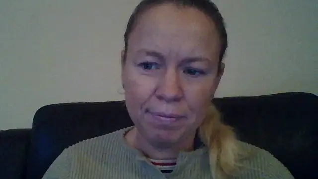 Snapshot of jennyblondeuk chatting on 01-14-26, 04:12 jennyblondeuk online show from 01-14-26, 04:12