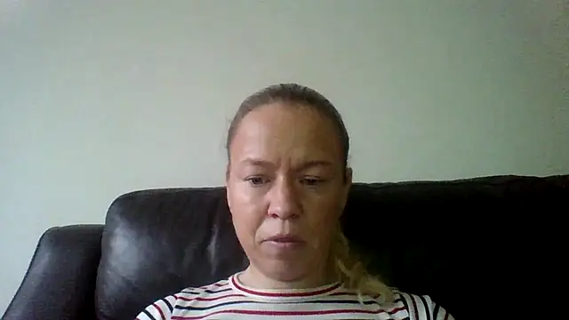 jennyblondeuk online show from 01-18-26, 03:16