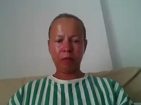 Snapshot of jennyblondeuk chatting on 06-10-26, 03:44 jennyblondeuk online show from 06-10-26, 03:44