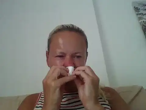 Snapshot of jennyblondeuk chatting on 06-17-26, 06:31 jennyblondeuk online show from 06-17-26, 06:31