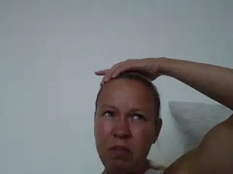 Snapshot of jennyblondeuk chatting on 07-08-26, 03:27 jennyblondeuk online show from 07-08-26, 03:27