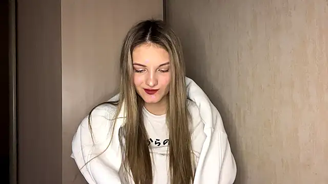 Snapshot of EmllyLighty chatting on 01-07-26, 08:17 EmllyLighty online show from 01-07-26, 08:17