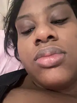 amorasecy online show from 12-23-25, 09:18