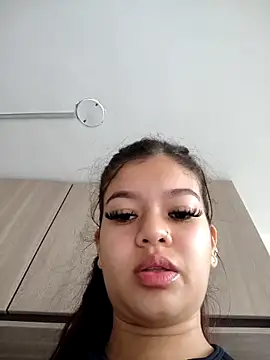 Arimonroee online show from 04-16-26, 06:09