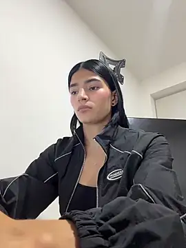 Ema Rose  online show from 04-17-26, 08:23