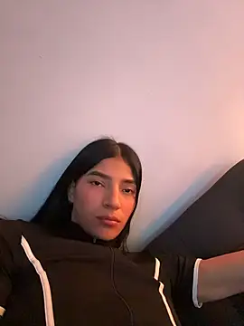 Snapshot of Ema_Rose_ chatting on 06-25-26, 05:12 Ema Rose online show from 06-25-26, 05:12