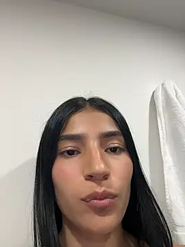 Snapshot of Ema_Rose_ chatting on 07-16-26, 07:09 Ema Rose online show from 07-16-26, 07:09