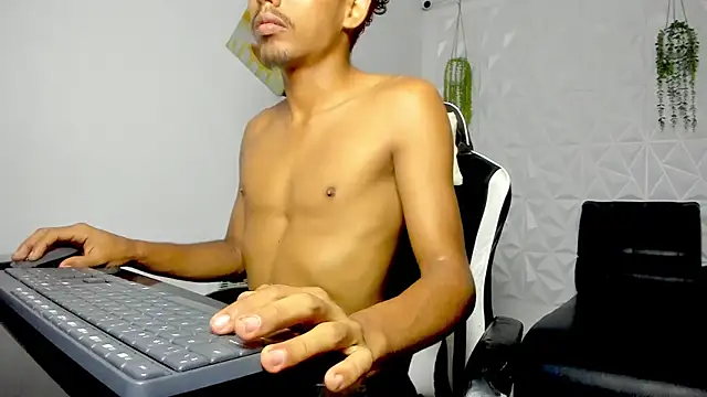 danny hot23  online show from 04-18-26, 07:07