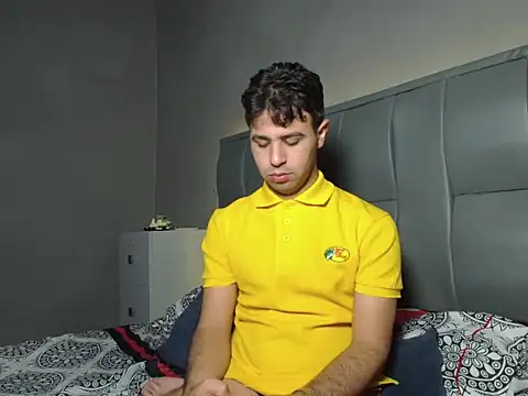 Snapshot of MAXIMILAINO-XXX chatting on 02-05-26, 12:04 MAXIMILAINO-XXX online show from 02-05-26, 12:04