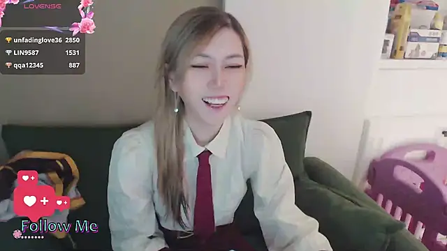Snapshot of whitecat13 chatting on 04-22-26, 11:12 whitecat13 online show from 04-22-26, 11:12