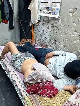 Radhacpl9528 online show from 04-18-26, 06:23