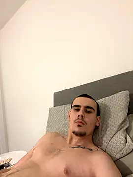 Snapshot of harveyterrence chatting on 01-14-26, 01:33 harveyterrence online show from 01-14-26, 01:33