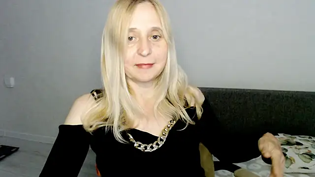 Snapshot of MiLenaMilf chatting on 03-18-25, 08:03 MiLenaMilf online show from 03-18-25, 08:03