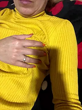 Snapshot of SexyMamiVee chatting on 01-08-26, 12:18 SexyMamiVee online show from 01-08-26, 12:18