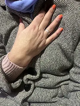 Snapshot of SexyMamiVee chatting on 01-13-26, 09:36 SexyMamiVee online show from 01-13-26, 09:36