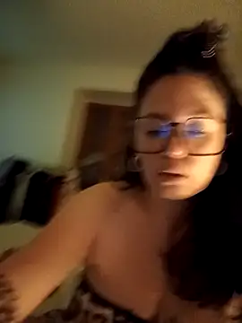 EdgedSleeve online show from 02-20-26, 05:57