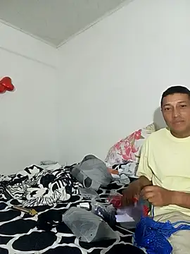 Snapshot of pareja_latina1483 chatting on 01-09-26, 02:25 pareja latina1483 online show from 01-09-26, 02:25