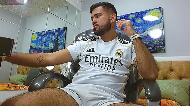 Snapshot of Axel_Castillo21 chatting on 01-12-26, 03:12 Axel Castillo21 online show from 01-12-26, 03:12