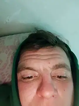 Snapshot of Mariuszxxxx chatting on 12-22-25, 12:07 Mariuszxxxx online show from 12-22-25, 12:07