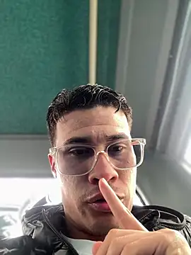 Latin Paisa Boy online show from 04-15-26, 05:20