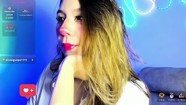 Snapshot of EMMA-COO chatting on 12-22-25, 06:21 EMMA-COO online show from 12-22-25, 06:21