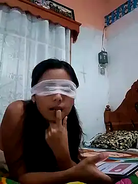 Estefanyeangel online show from 12-23-25, 03:59