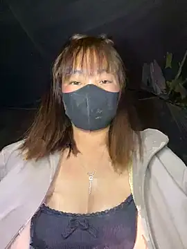 Snapshot of Wendy-2 chatting on 01-10-26, 04:31 Wendy-2 online show from 01-10-26, 04:31