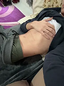 Snapshot of usr172727 chatting on 12-22-25, 09:06 usr172727 online show from 12-22-25, 09:06