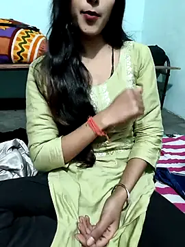 Snapshot of Yours-Zeenat chatting on 01-10-26, 01:02 Yours-Zeenat online show from 01-10-26, 01:02