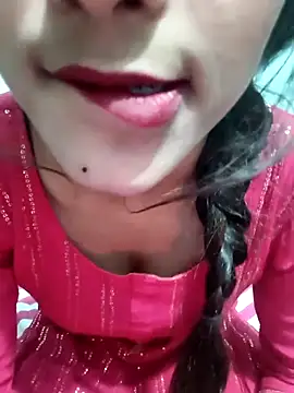 Snapshot of Yours-Zeenat chatting on 01-13-26, 05:24 Yours-Zeenat online show from 01-13-26, 05:24