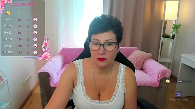 Snapshot of JennyMons chatting on 06-07-26, 08:18 JennyMons online show from 06-07-26, 08:18