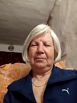 KlaudiaDarling online show from 04-18-26, 01:42