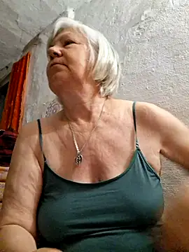 KlaudiaDarling online show from 05-27-26, 02:19