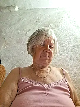 Snapshot of KlaudiaDarling chatting on 06-28-26, 07:09 KlaudiaDarling online show from 06-28-26, 07:09