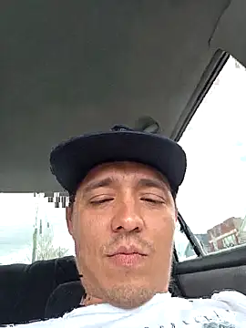 HoofedCylinder online show from 04-16-26, 03:35