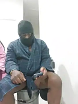 Snapshot of Bra-G chatting on 05-22-26, 04:45 Bra-G online show from 05-22-26, 04:45