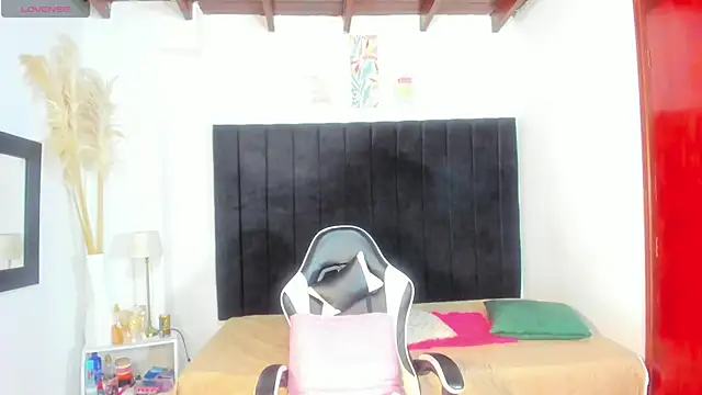 Snapshot of karen_adamss chatting on 01-10-26, 03:52 karen adamss online show from 01-10-26, 03:52