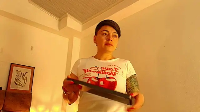 kat paradise online show from 04-08-26, 11:43