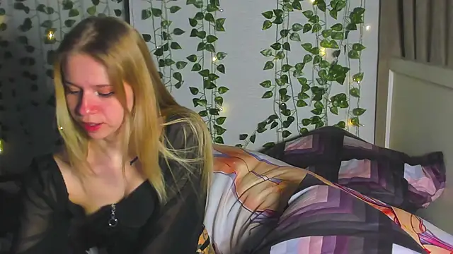 Snapshot of Cute_Madam chatting on 01-09-26, 10:33 Cute Madam online show from 01-09-26, 10:33