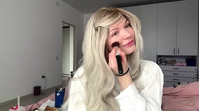 Snapshot of Missfit_ chatting on 01-09-26, 08:06 Missfit online show from 01-09-26, 08:06