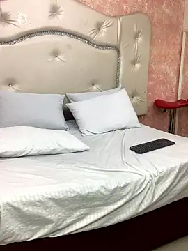 Snapshot of KarlyAndDavey chatting on 01-12-26, 07:41 KarlyAndDavey online show from 01-12-26, 07:41