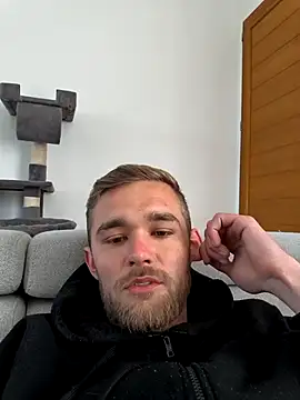 Benjamiinlt online show from 04-21-26, 09:37